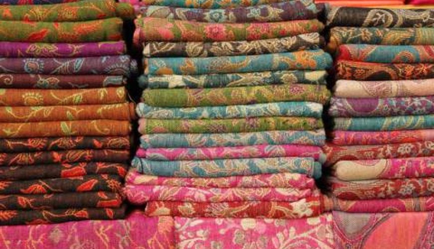 Shopping in the wonderful Bazaars of Delhi